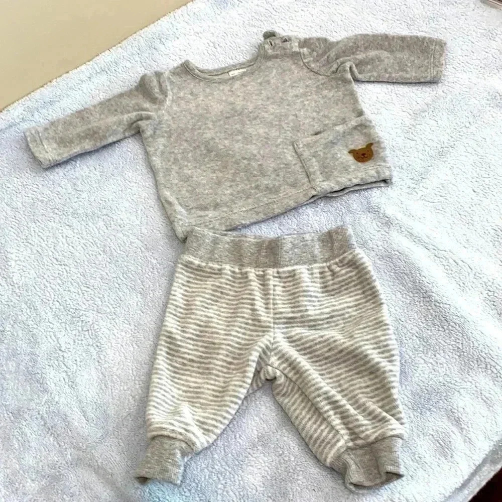 Carter’s set - Picture 1 of 7